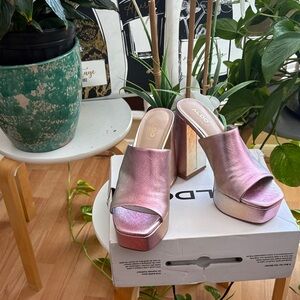 Aldo Women's Iridescent Pink and Gold Mules